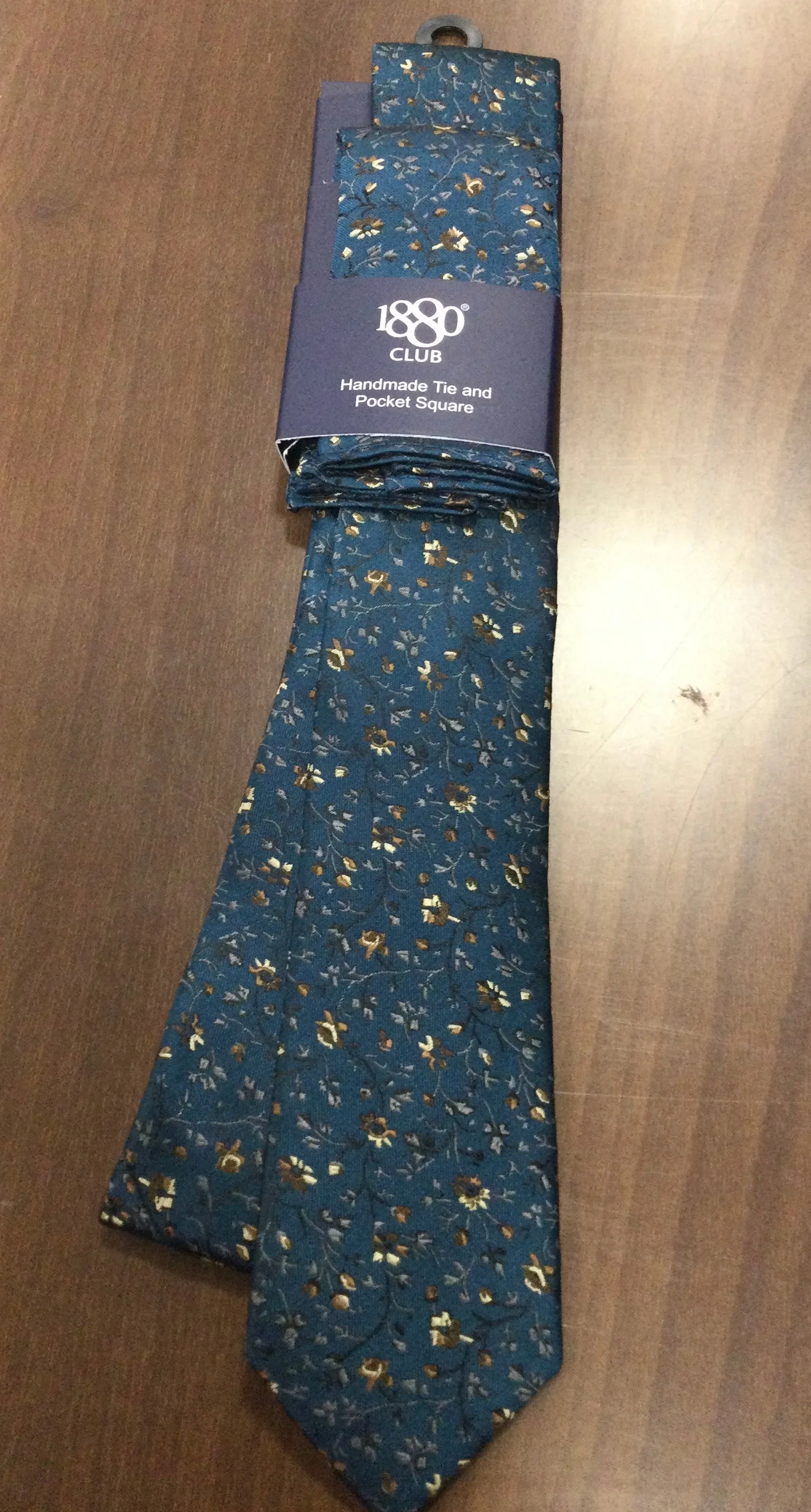 1880 Club Tie & Pocket Square