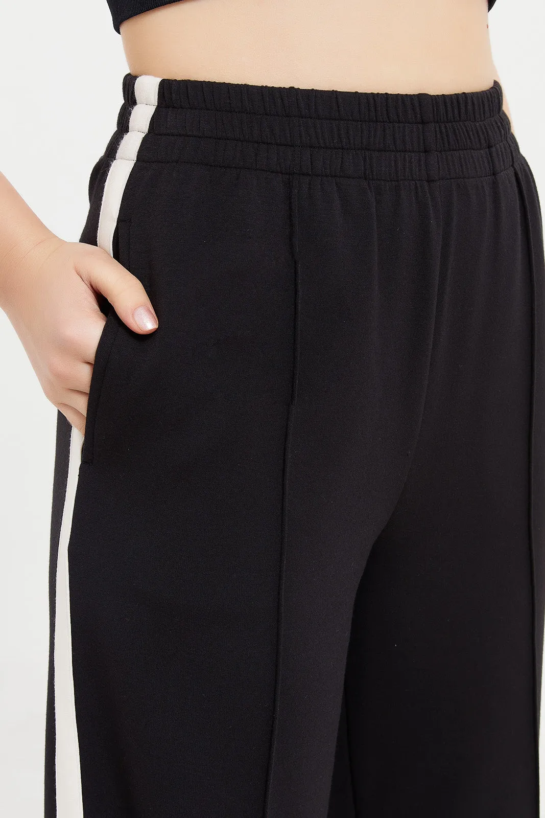 Women Black Straight Leg Active Pant