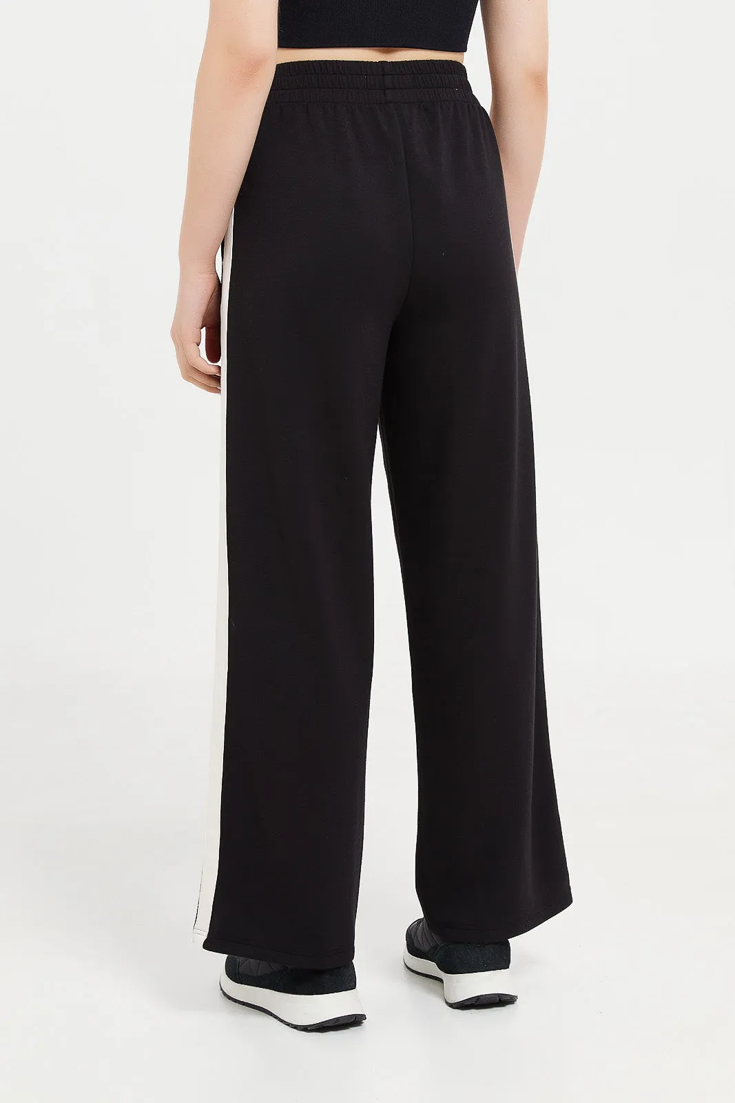 Women Black Straight Leg Active Pant