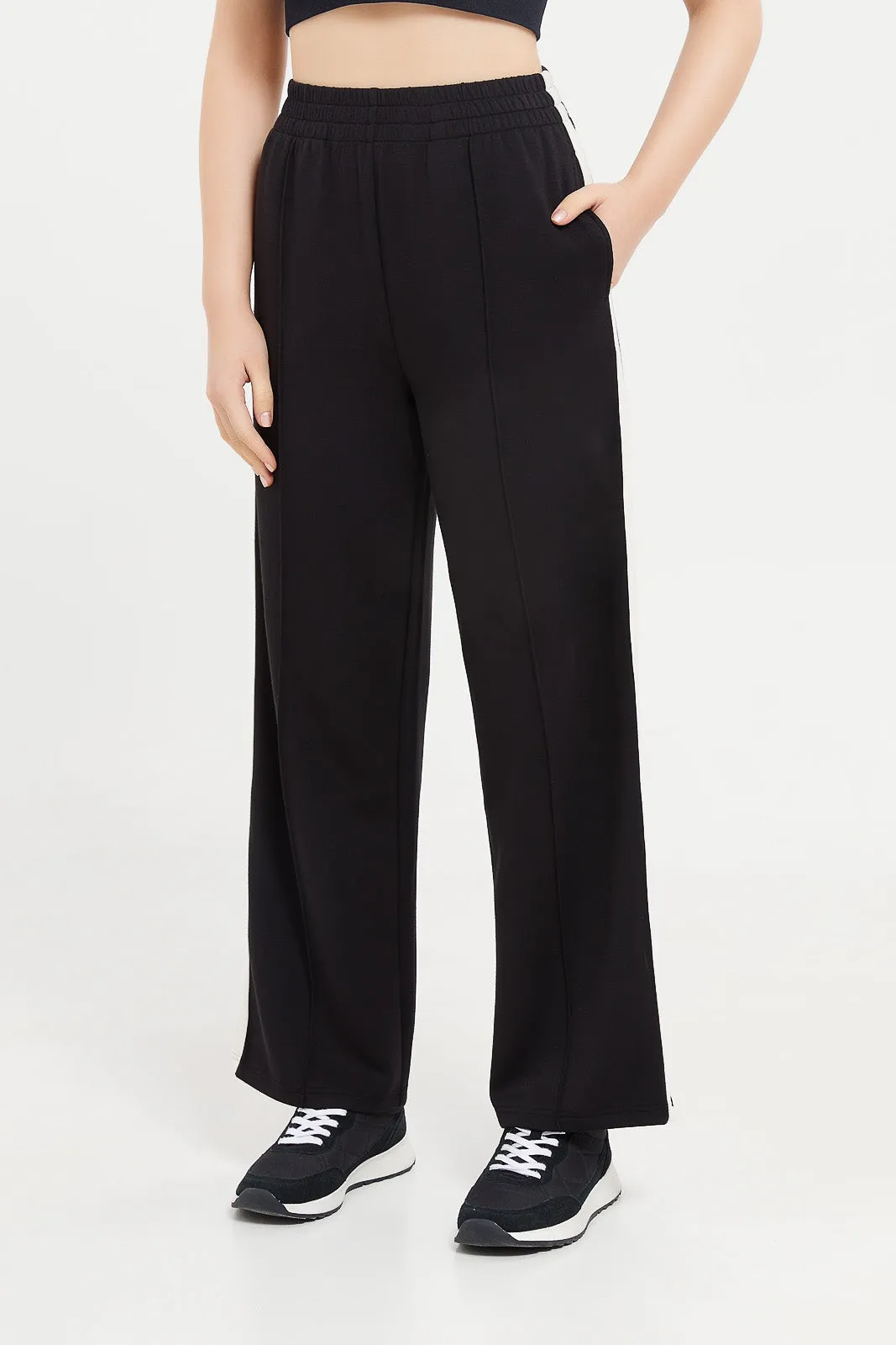 Women Black Straight Leg Active Pant